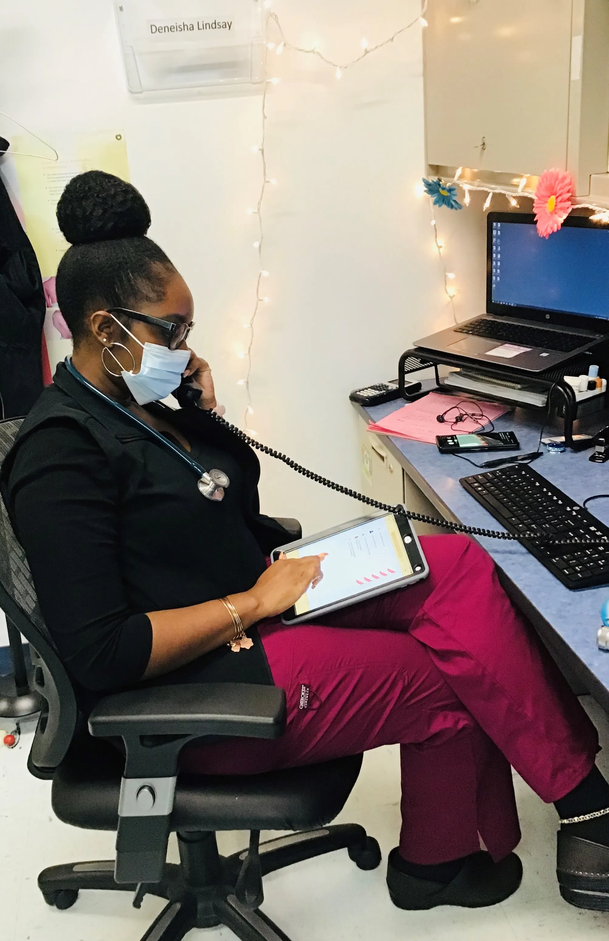 Deneisha Lindsay, APRN, conducting telehealth visits with digital Easy Breathing.