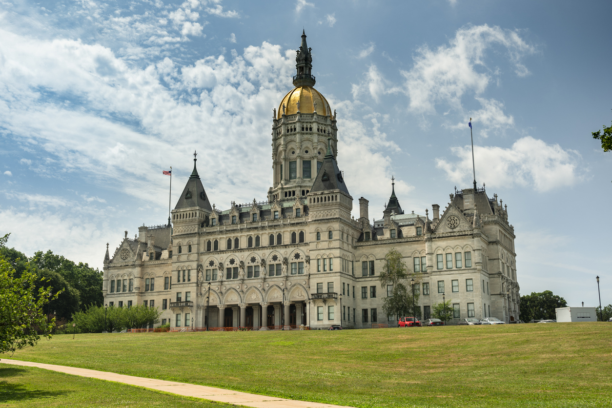 Exterior view of the Connecticut State Capitol building 