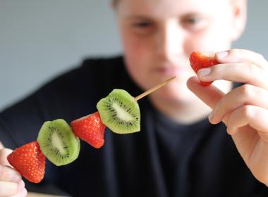 Strawberry and kiwi kebab