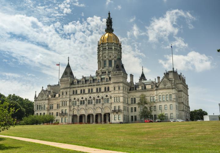 Exterior view of the Connecticut State Capitol building 