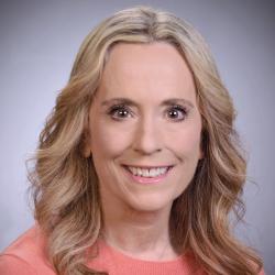 Headshot of Roxanne Zarmsky, MD, an anesthesiologist 